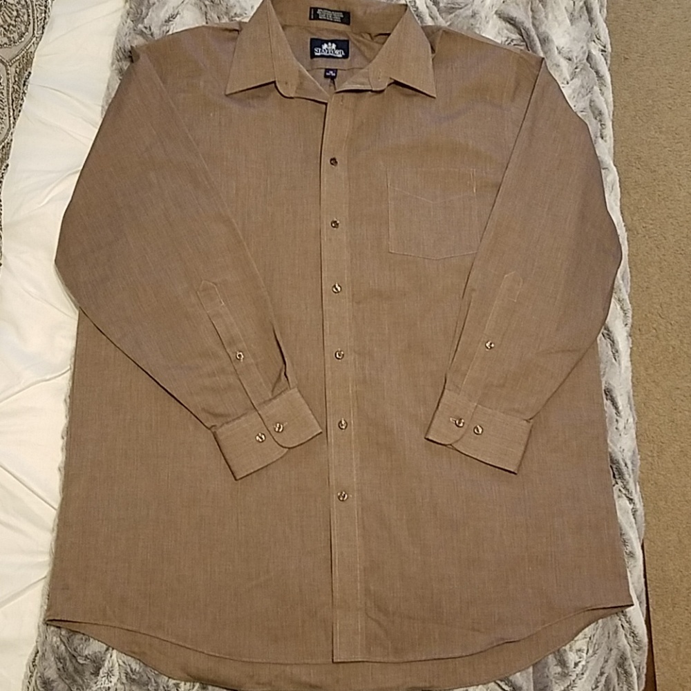 Men's long sleeve dress shirt